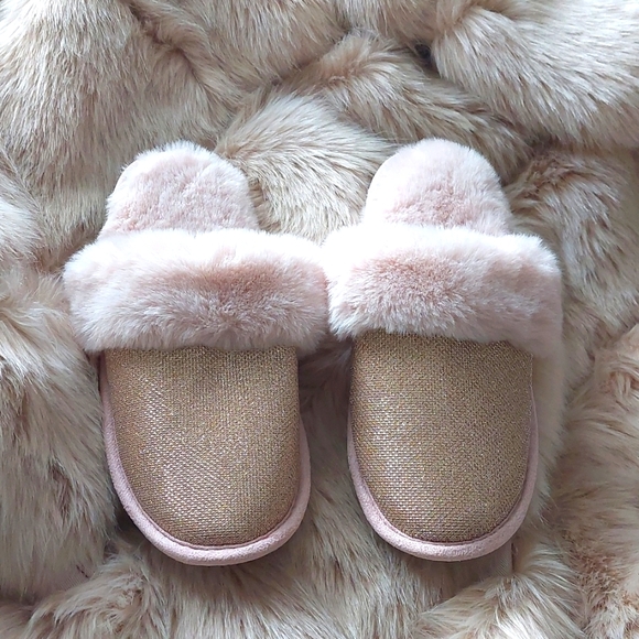 Express Shoes - Express Slippers